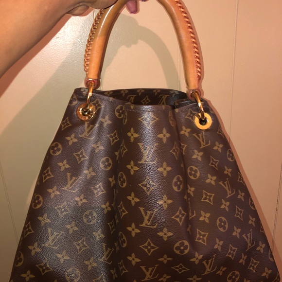 Authentic Louis Vuitton Bag w/ dust bag - Picture 5 of 8